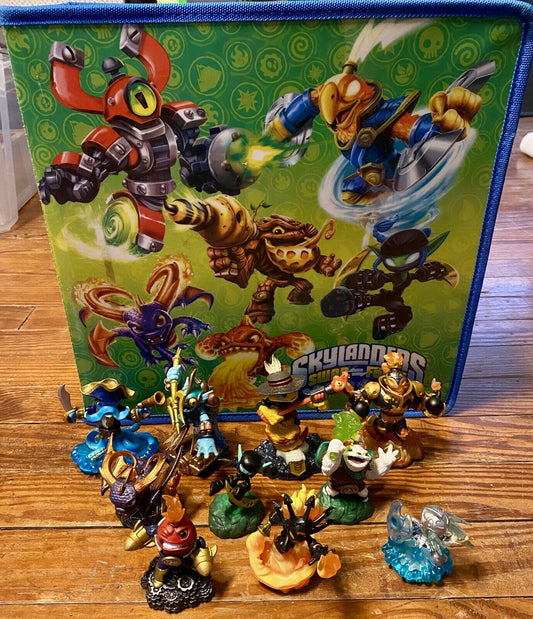 Swap-Force Skylanders Lot Of 10 Figures & Carrying Case Display Storage