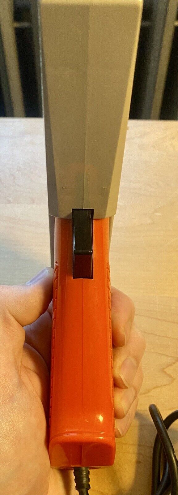Official 1985 Nintendo (NES-005) Orange - Zapper/Light Gun