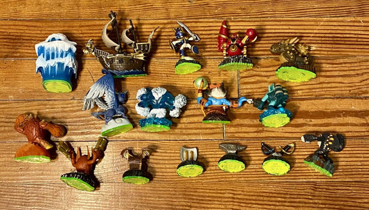 Skylanders Lot Of 16 Figures - Spyro’s Adventure