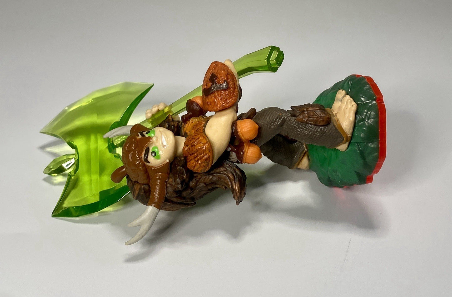 Skylanders Trap Team Bushwhack Figure – Life Element Trap Master 2014 Activision