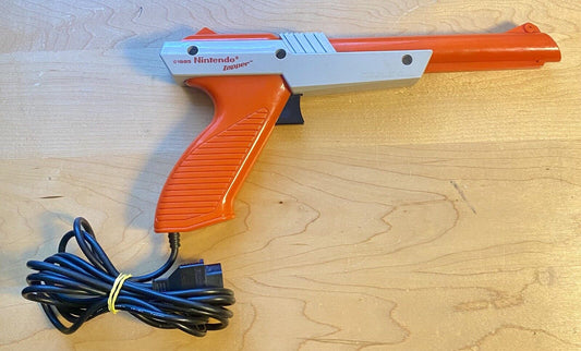 Official 1985 Nintendo (NES-005) Orange - Zapper/Light Gun