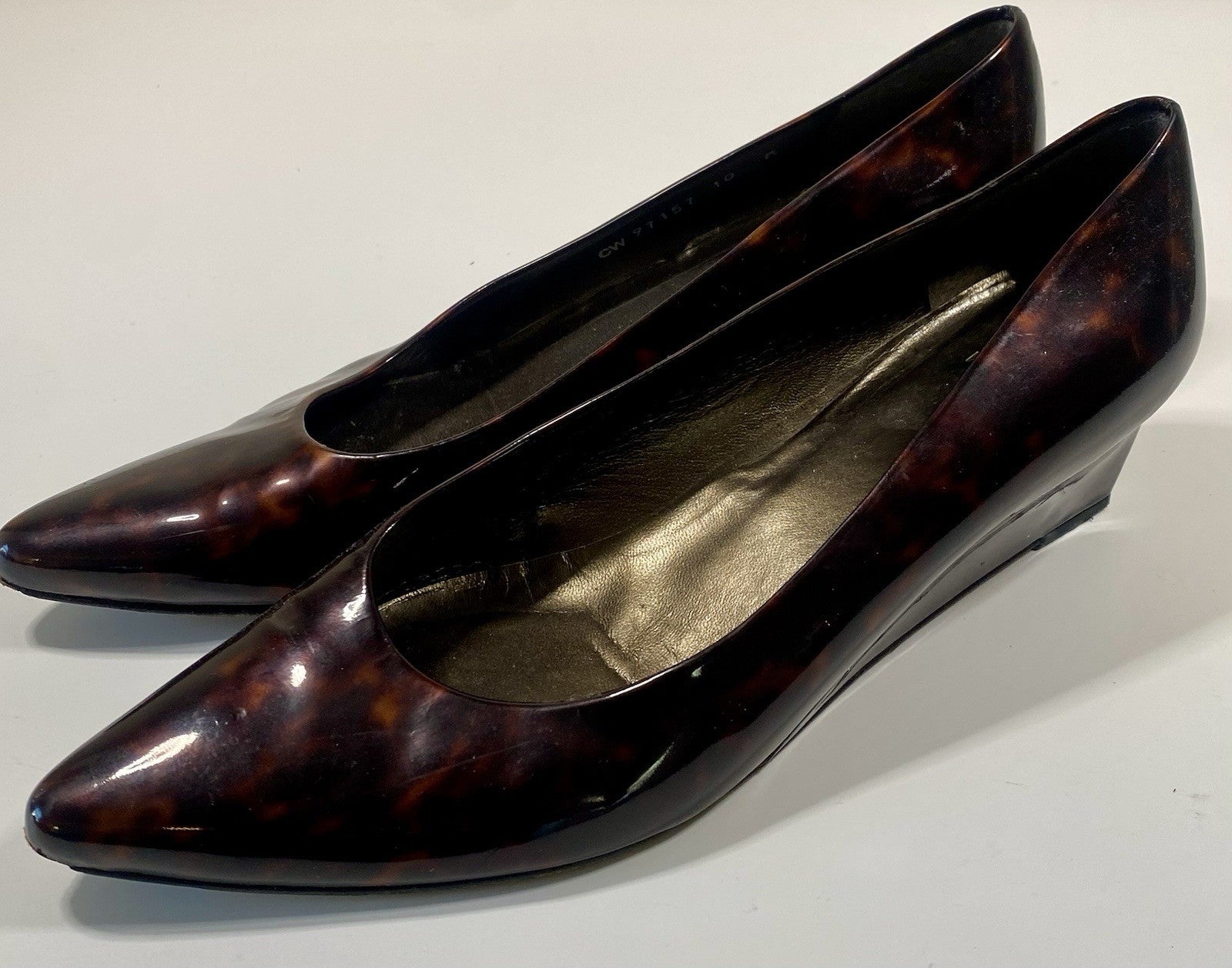 STUART WEITZMAN Women Size 10 M Shoes Brown Almond Toe Leather Sole