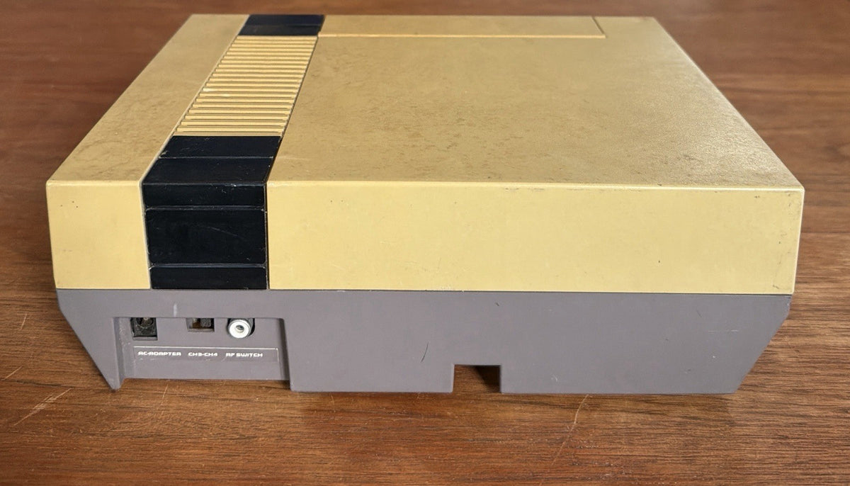 Nintendo NES Console w/ 3 Controllers & All Cords, UNTESTED, Parts & Repair