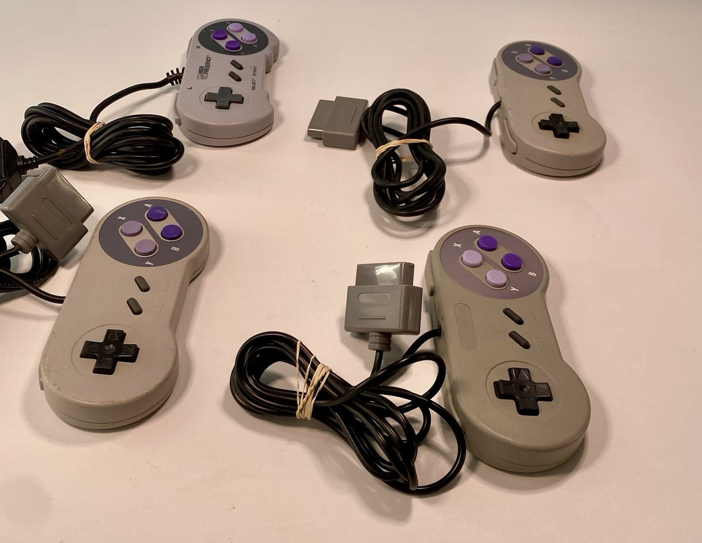 4 Super Famicom Nintendo SNES 3rd Party Controllers, Untested