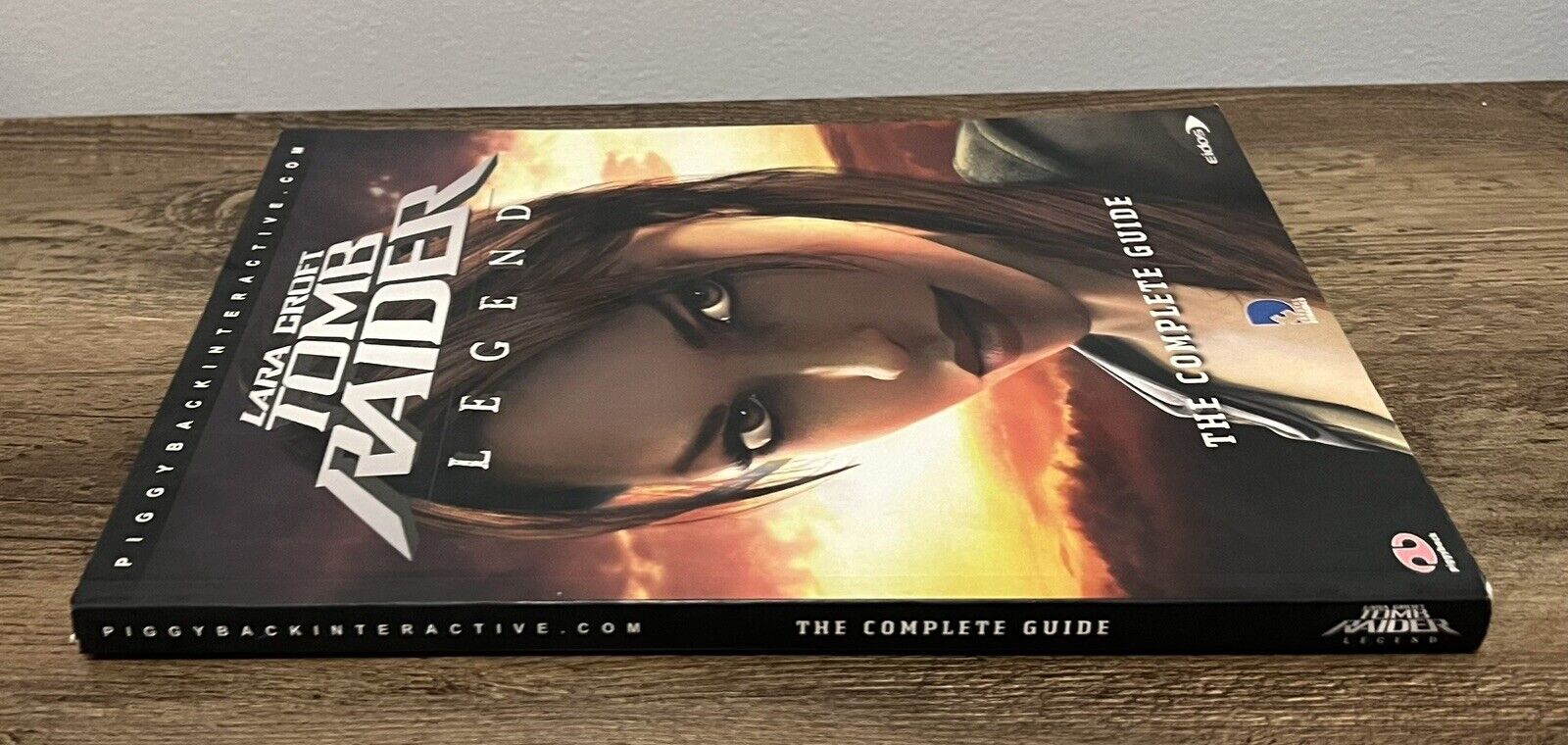 Tomb Raider: Legend Official Strategy Guide Piggyback PS2 Xbox Game Cube