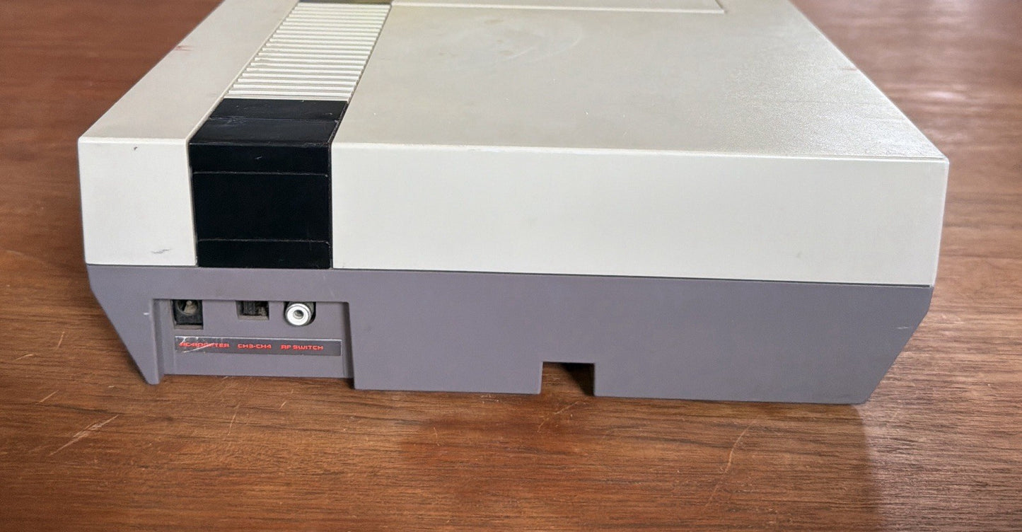 Nintendo NES Console w/ 3 Controllers & All Cords, UNTESTED, Parts & Repair