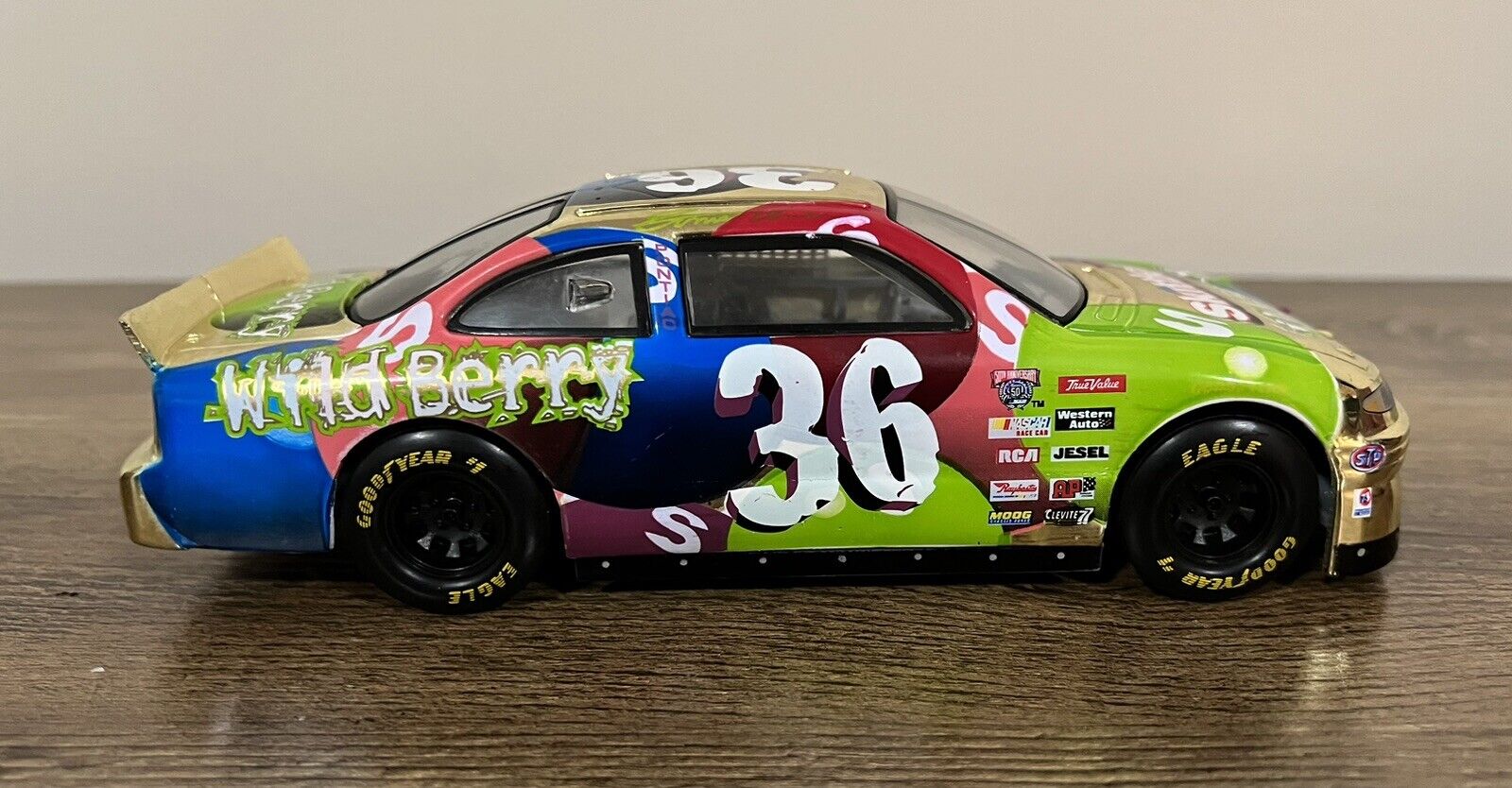 NASCAR Skittles Wild Berry 2 Car Set 1:24 Scale