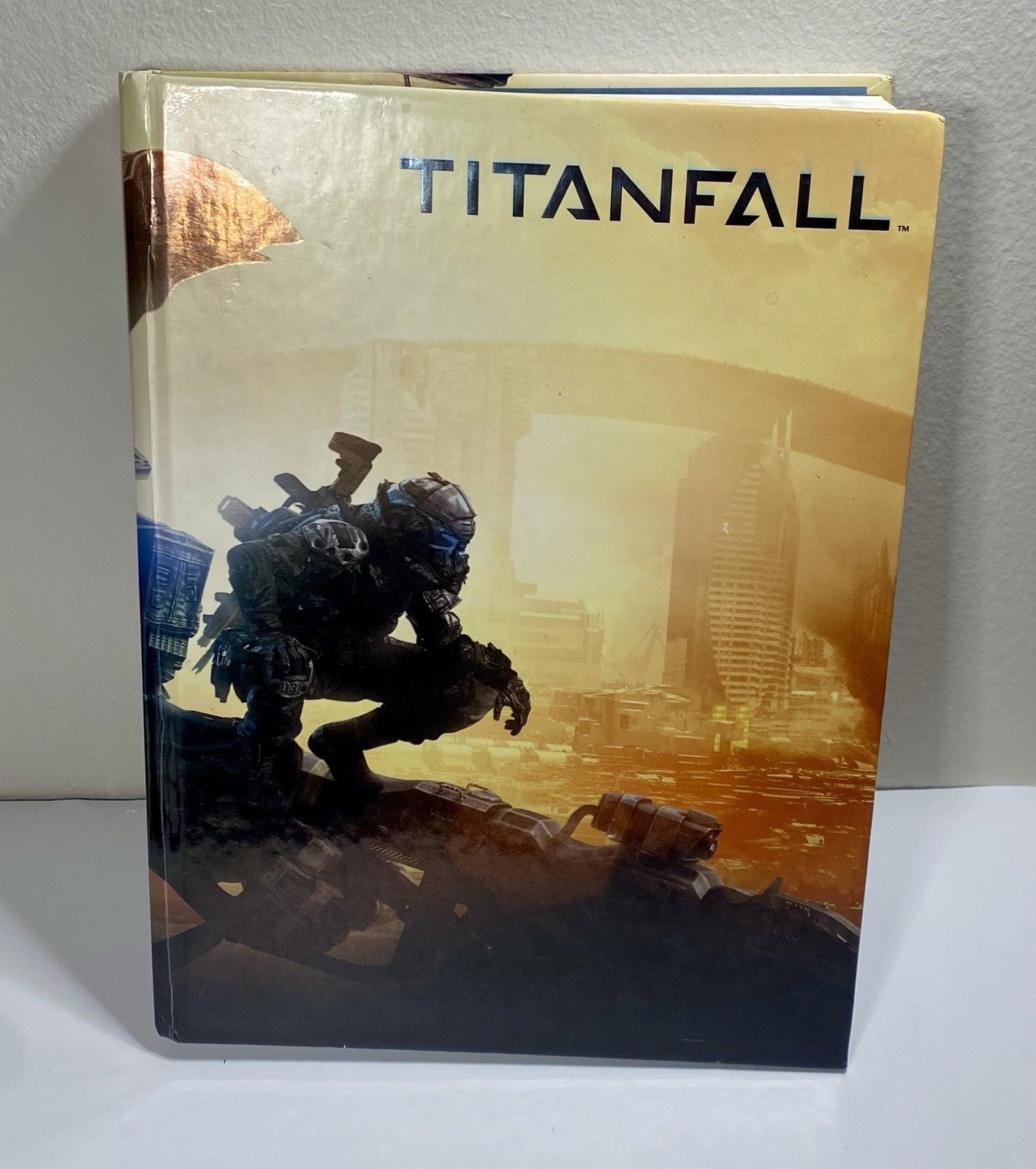 Titanfall Limited Edition Hardcover Strategy Guide Great Condition