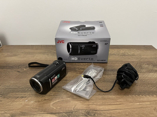 JVC Everio GZ-HM30 HM30BU AVCHD Camcorder with Battery Cords And Box