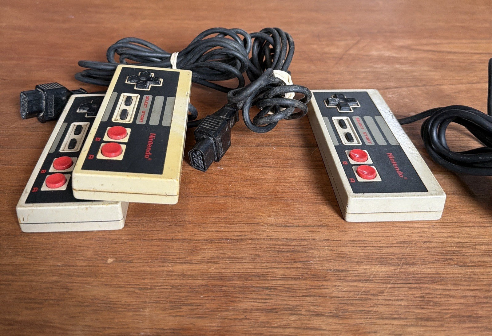 Nintendo NES Console w/ 3 Controllers & All Cords, UNTESTED, Parts & Repair
