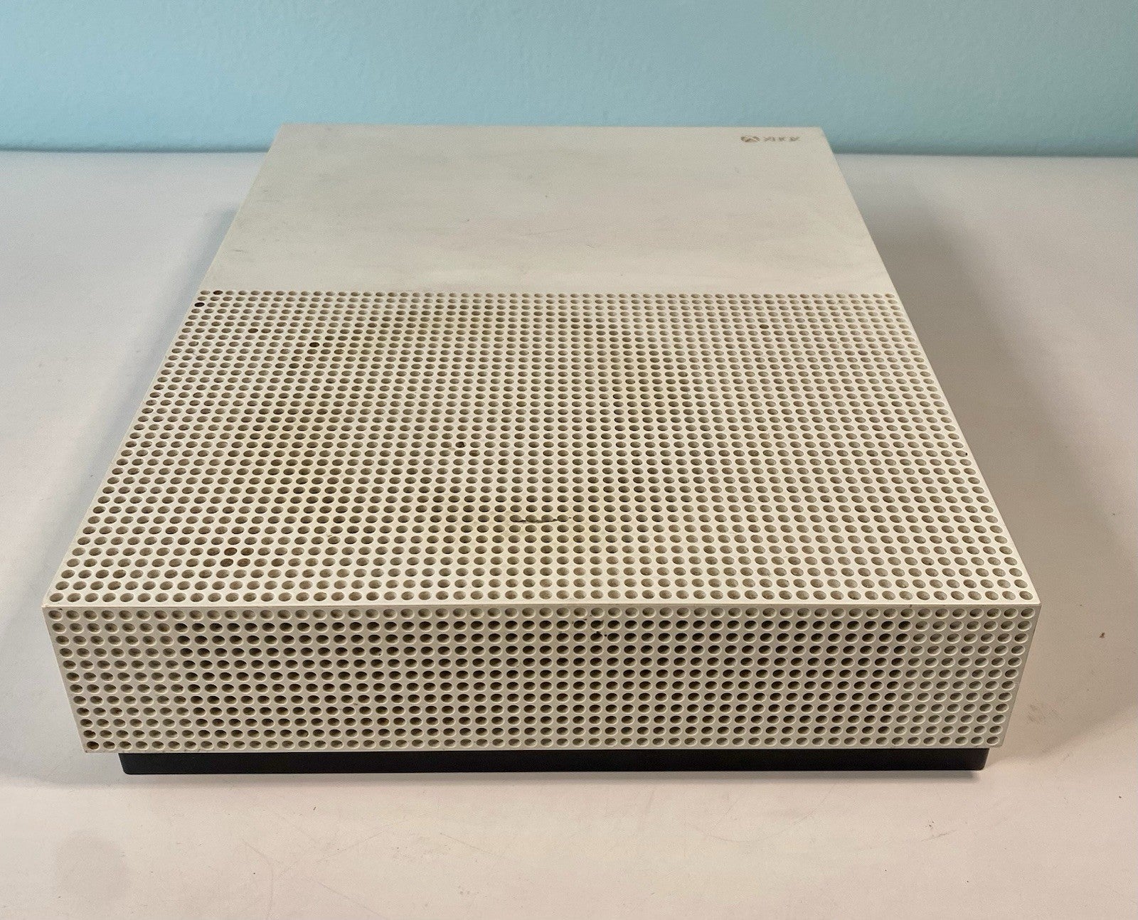 Microsoft Xbox One S 1681 White Console Only Bad Disc Drive For Parts/Repair