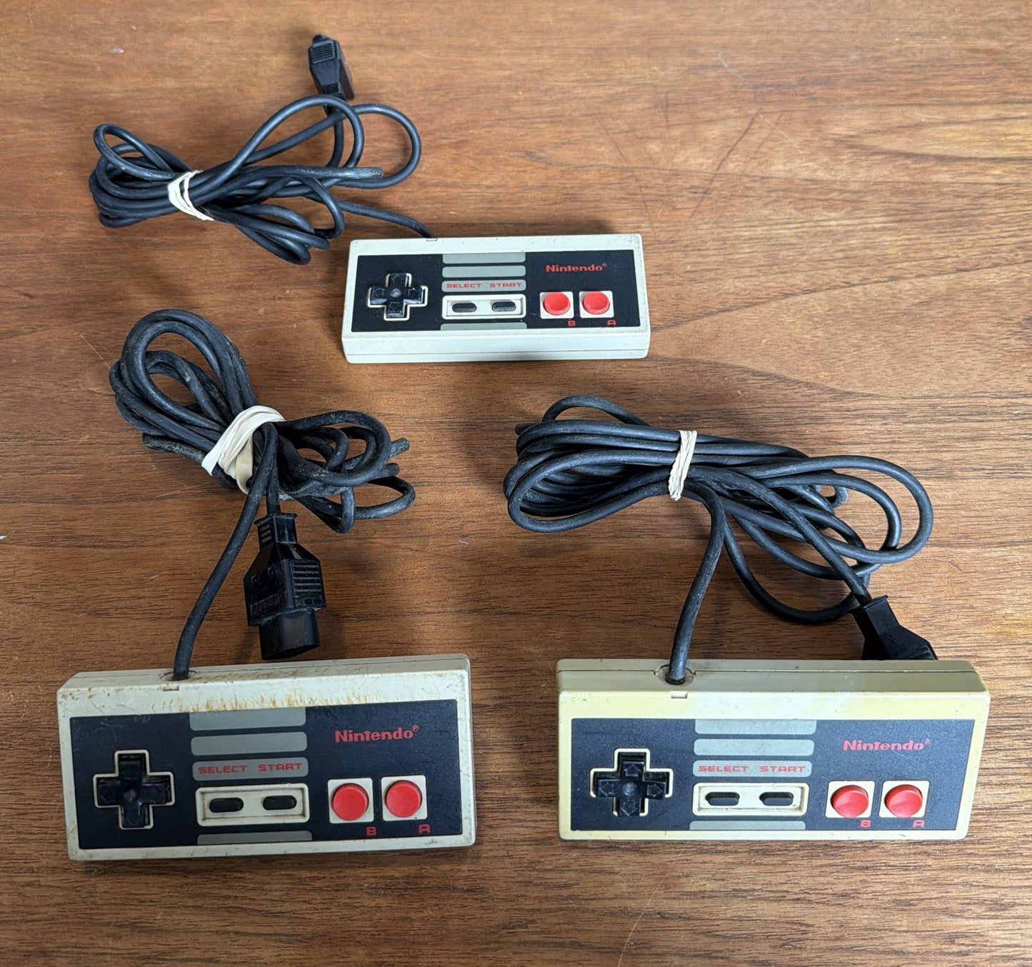 Nintendo NES Console w/ 3 Controllers & All Cords, UNTESTED, Parts & Repair