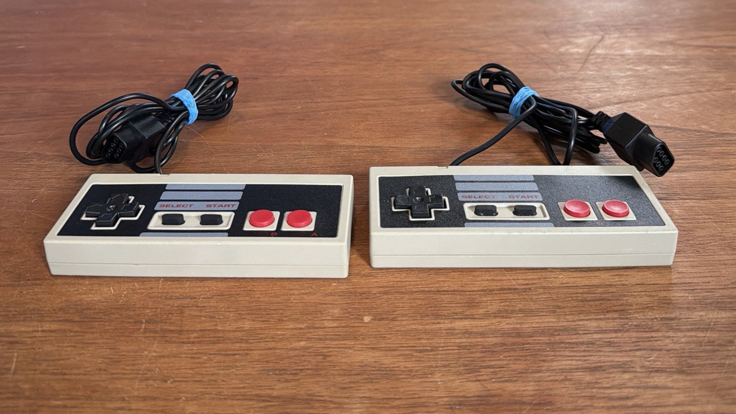 2 Nintendo NES Wired Replacement Controllers 3rd Party TTX Tech Tested & Working
