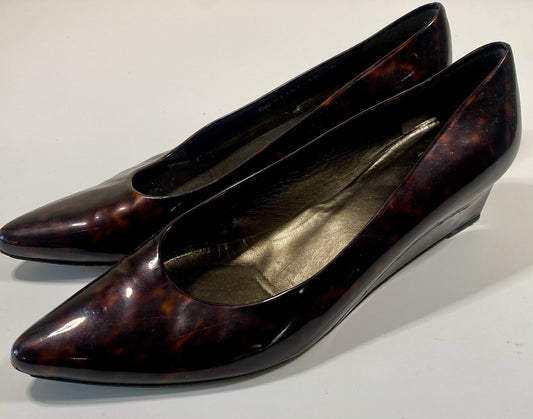 STUART WEITZMAN Women Size 10 M Shoes Brown Almond Toe Leather Sole