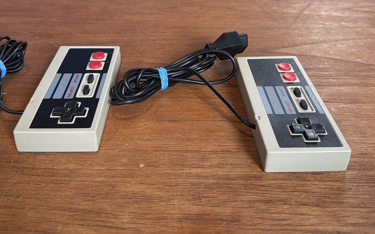 2 Nintendo NES Wired Replacement Controllers 3rd Party TTX Tech Tested & Working