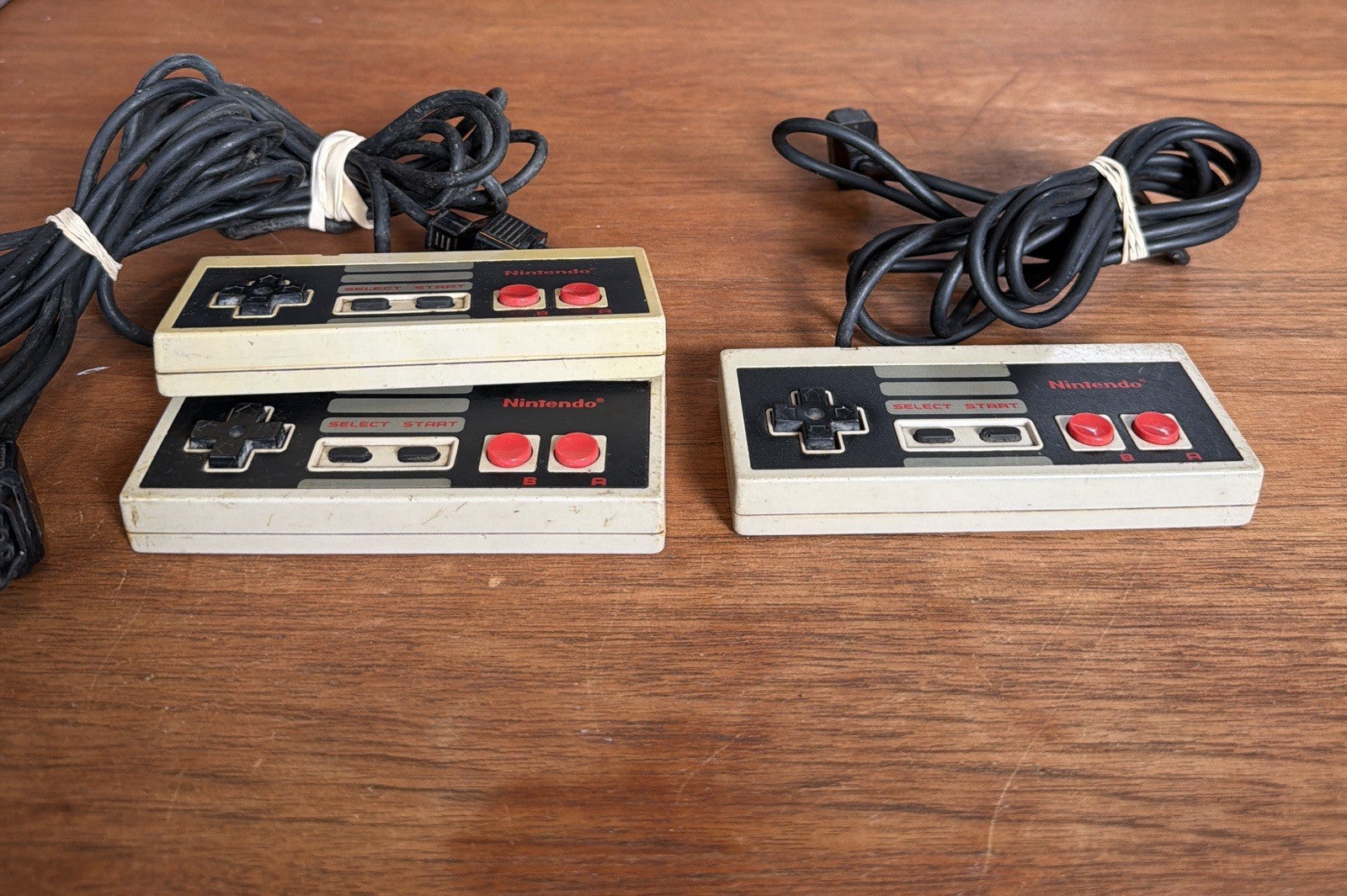Nintendo NES Console w/ 3 Controllers & All Cords, UNTESTED, Parts & Repair