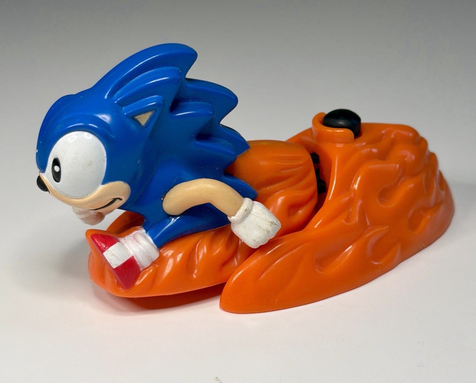 Vintage 1993 Sega Sonic the Hedgehog w/Flame Base Launcher plastic toy WORKS