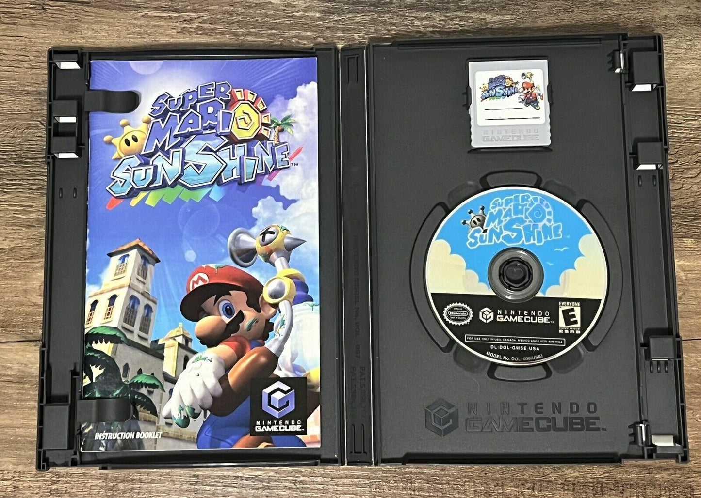 Super Mario Sunshine (Nintendo, 2002) COB W Manual & Special Edition Memory Card