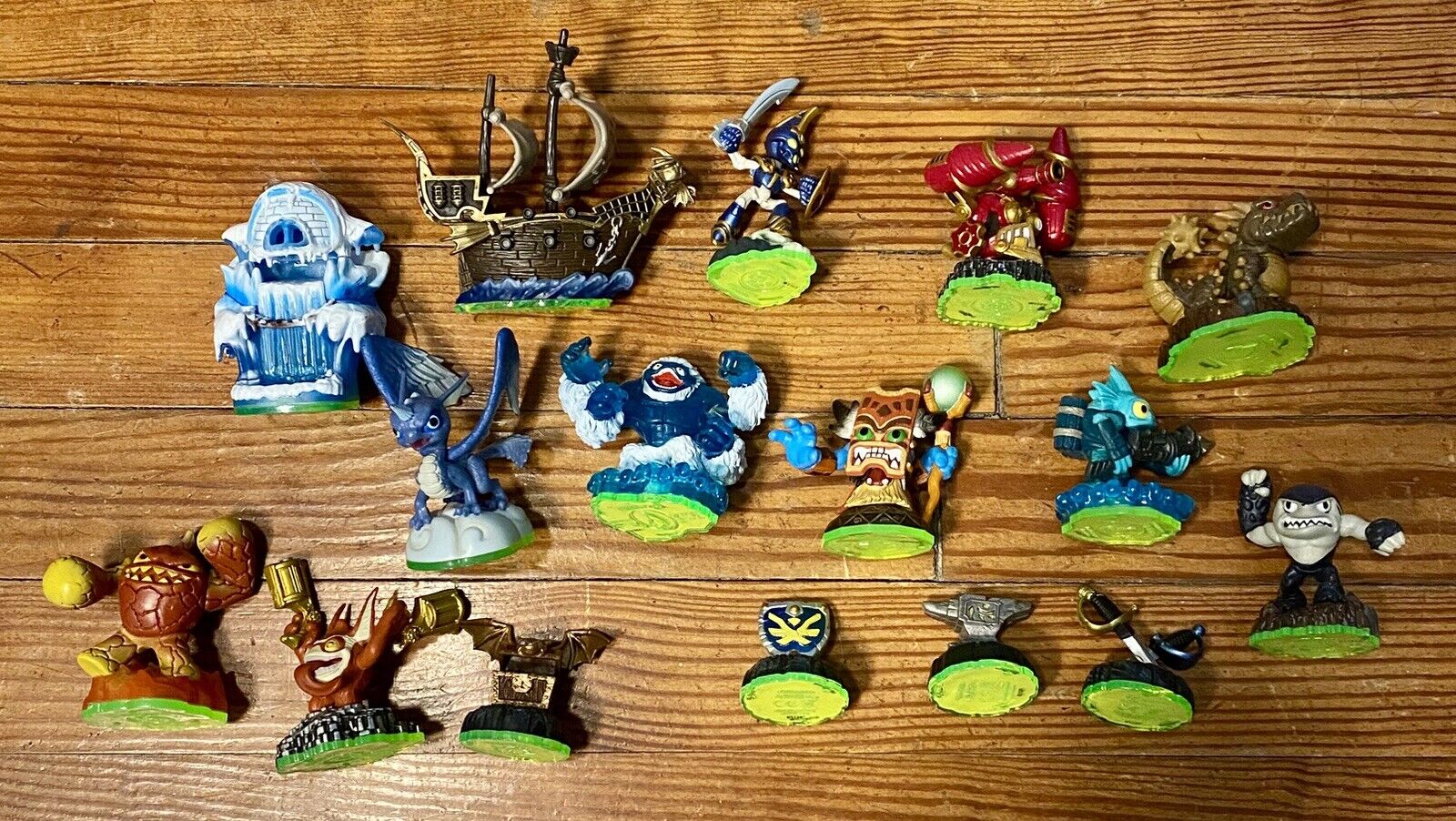 Skylanders Lot Of 16 Figures - Spyro’s Adventure