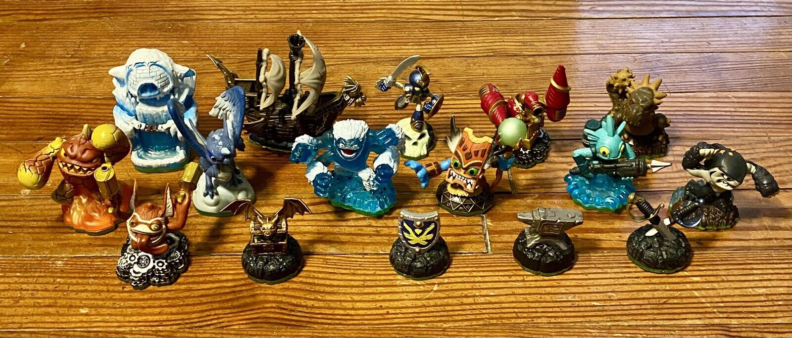 Skylanders Lot Of 16 Figures - Spyro’s Adventure