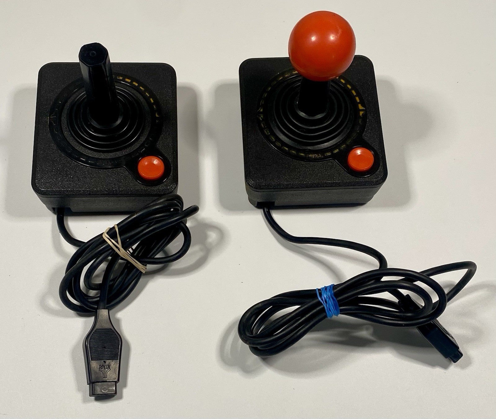 Atari 2600 Console CIB W/ Joysticks, Paddles, Manual, Combat Game & More! Tested