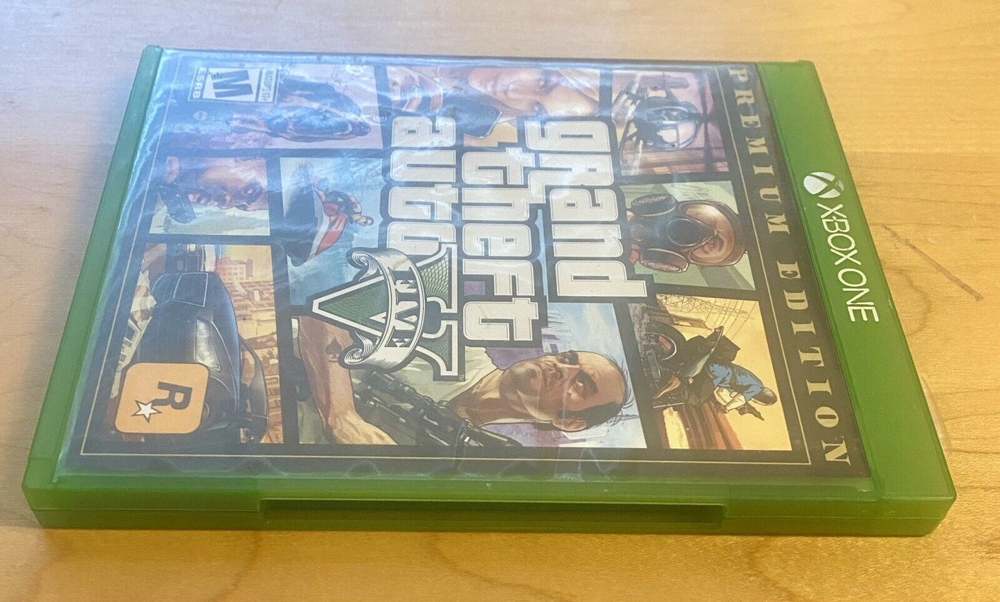 Grand Theft Auto V Premium Edition (Xbox One, 2014) COB W/ Map & Manual