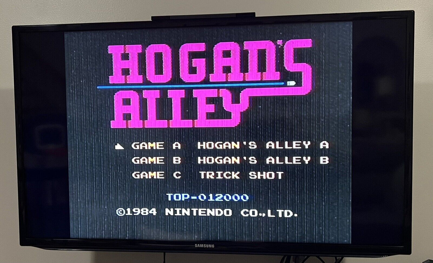 Hogan's Alley - 5 screw Nintendo NES Cart Cleaned Tested Authentic