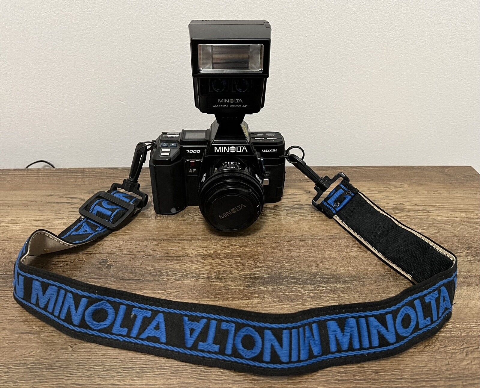 Minolta Maxxum 7000 35mm SLR Film Camera with 50mm Lens & 2800 AF Untested