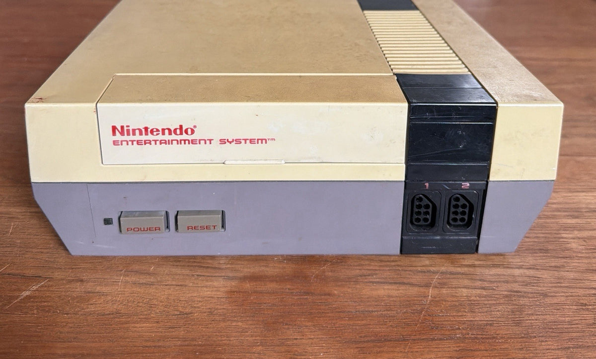 Nintendo NES Console w/ 3 Controllers & All Cords, UNTESTED, Parts & Repair
