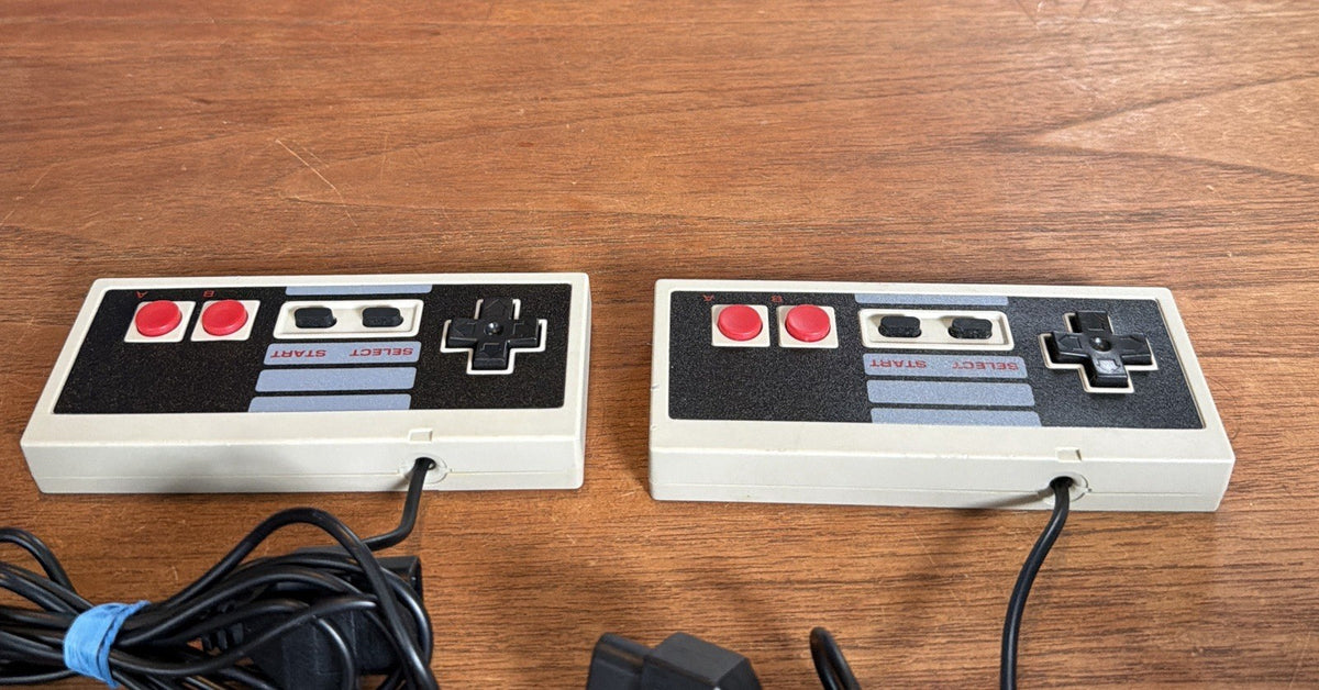 2 Nintendo NES Wired Replacement Controllers 3rd Party TTX Tech Tested & Working