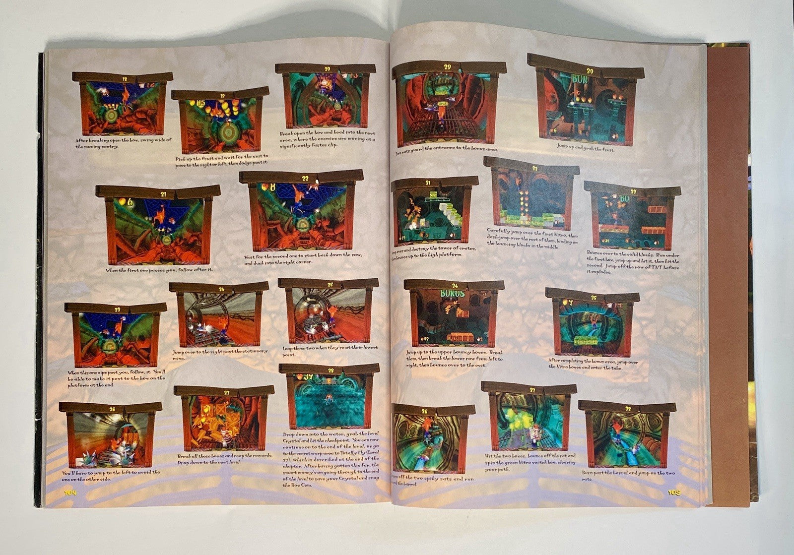 Crash Bandicoot 2 Cortex Strikes Back Official Game Strategy Guide Reflective 97